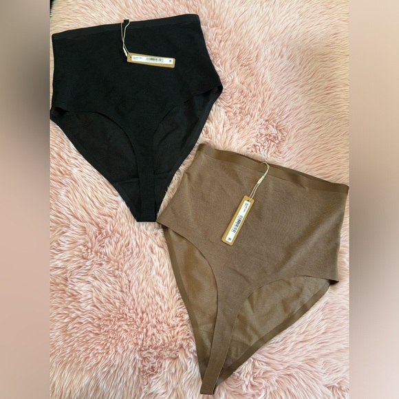 NWT SKIMS POWER MESH HIGH WAISTED THONG - Picture 11 of 12